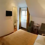 Petra Varl Nočitev z zajtrkom